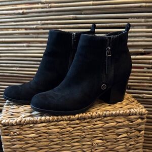 Liz Claiborne Memory Foam Black Ankle Booties